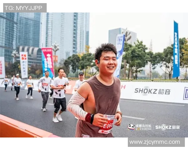 成都攀岩队在城市马拉松中的团队协作表现精彩点评与分析